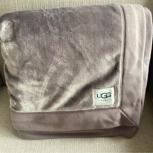 Ugg Duffield Home Stormy Grey Throw NWT 50x70” Blanket